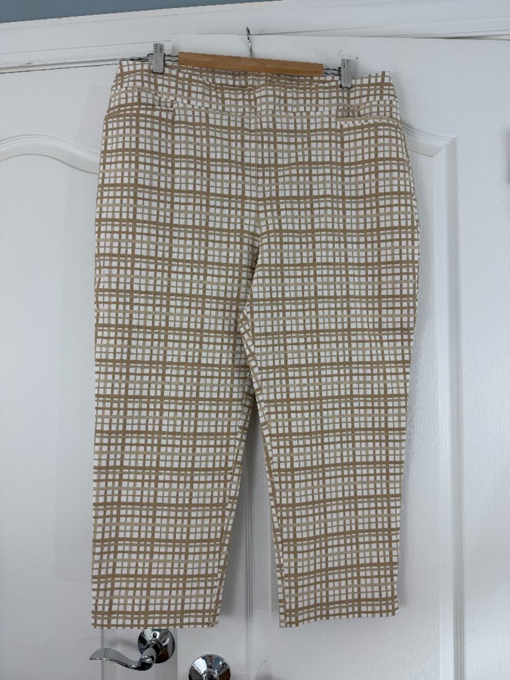 Chico's Pants Size 3 (16) Tan/White Pattern 3047